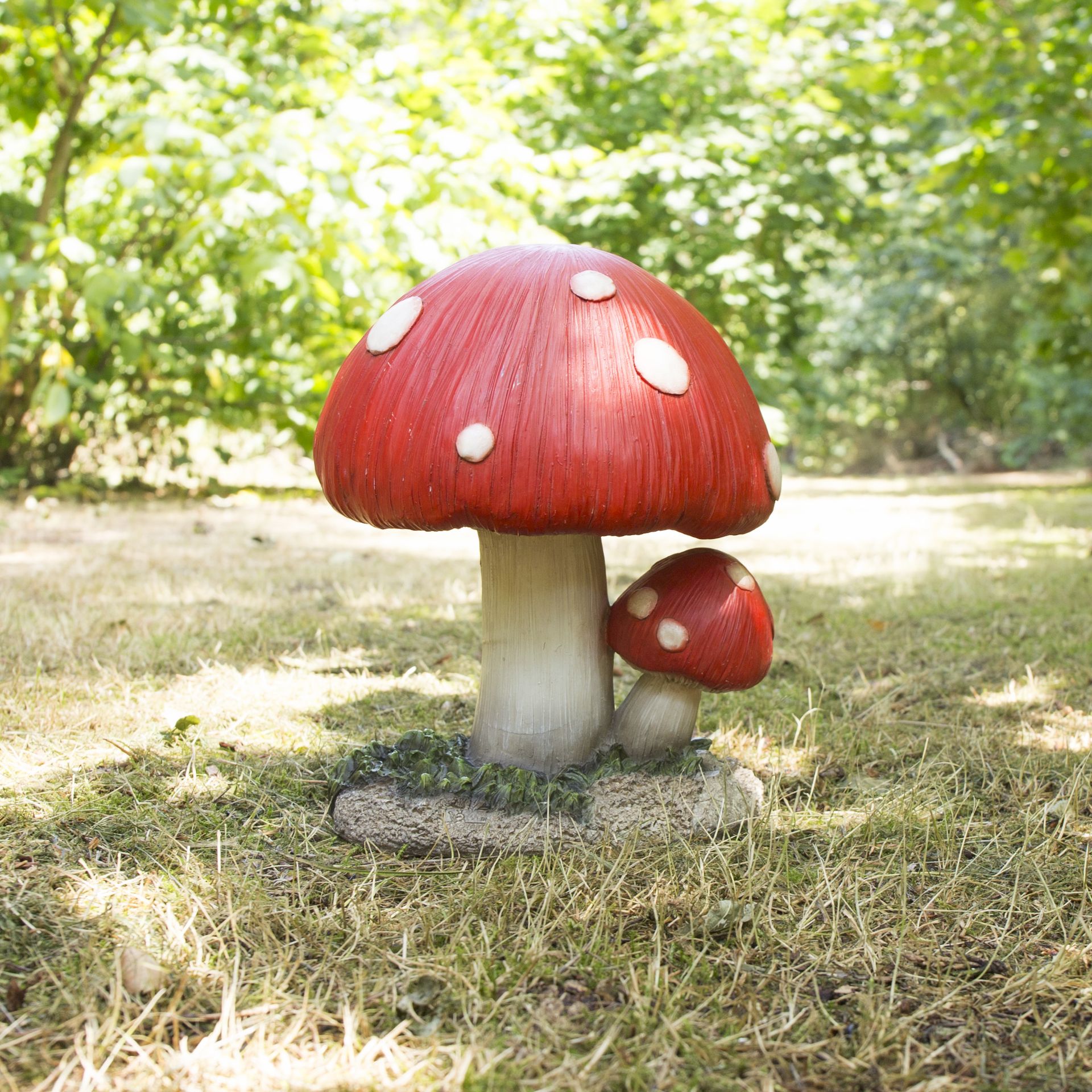 /statues-champignons-et-decoration-feeriques