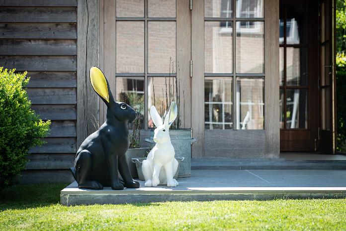 Statue lapin moderne