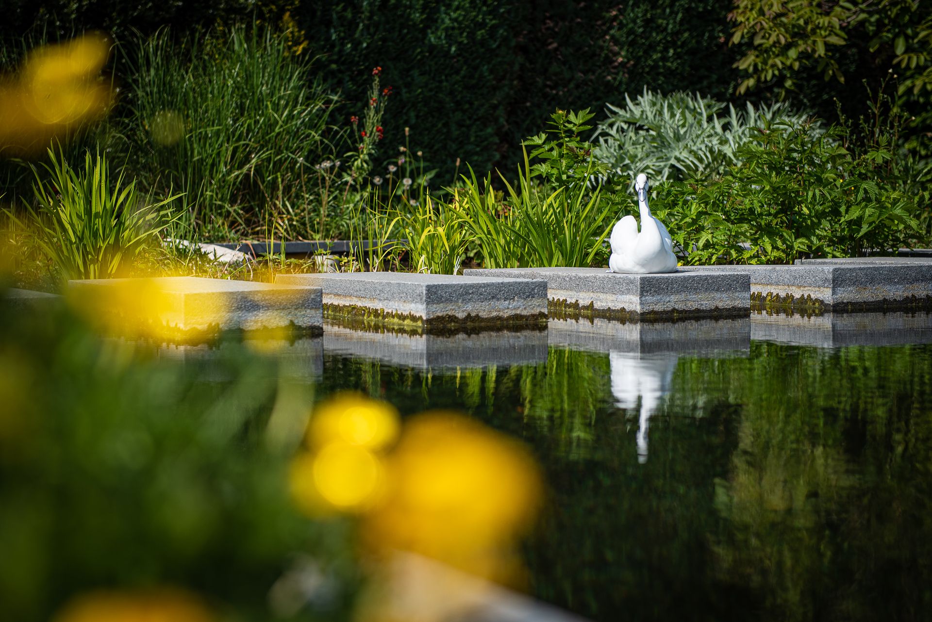 Statue cygne moderne blanc