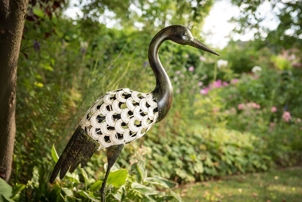 70701567 - Garden ID - White Crackled - Metal Crane White Crackled - in situ 1.jpg